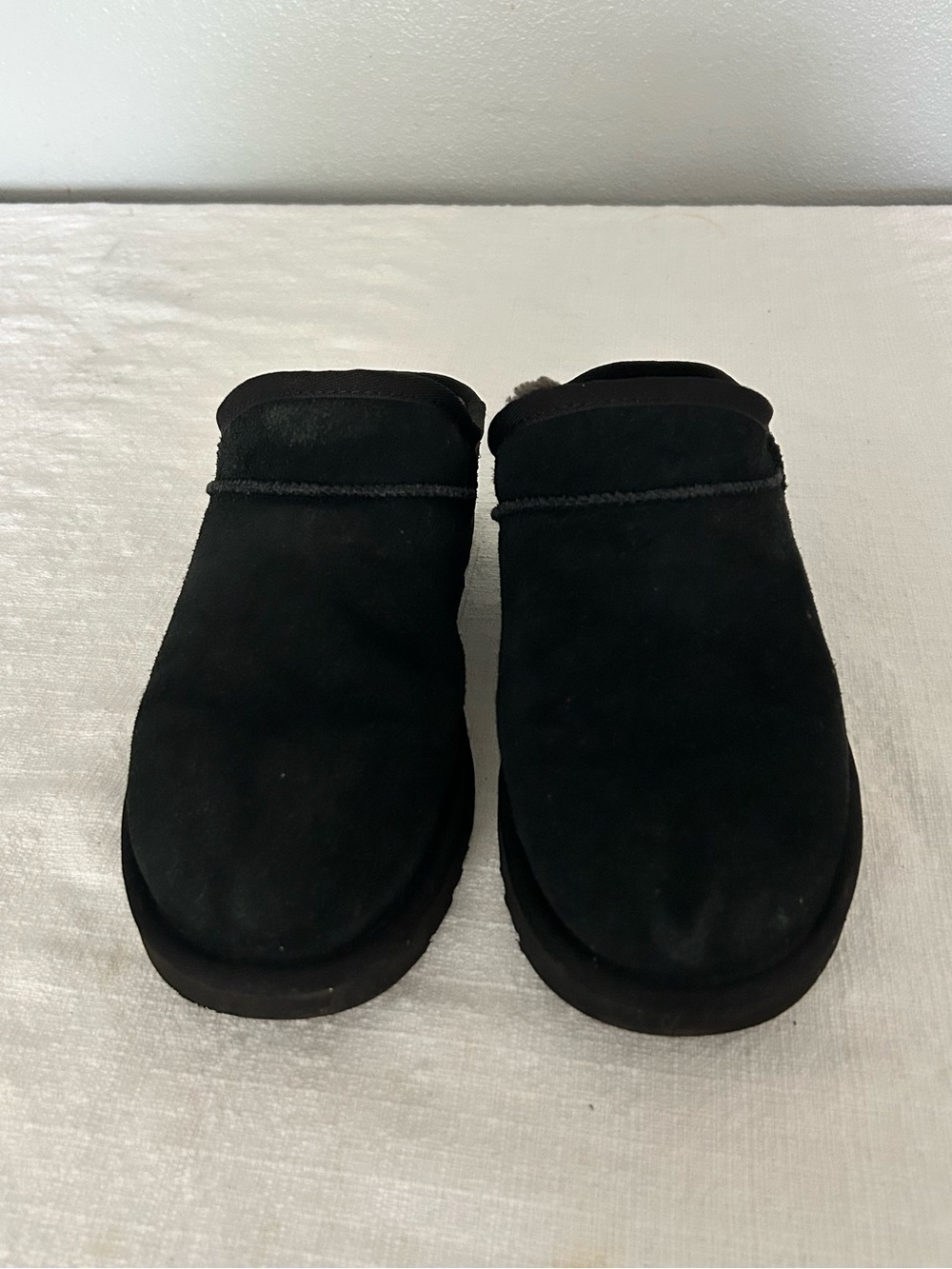 UGG Classic Slipper Black Suede Shearling Slip On Shoes Women's Size 9